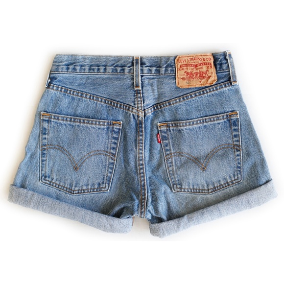 Vintage Levi's High Waisted Denim Shorts 22-38 - Picture 7 of 8